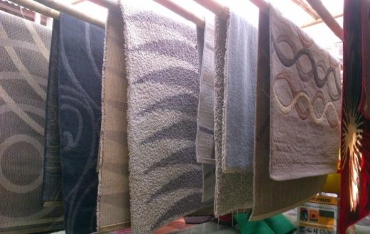 Cara Mencuci Karpet Rumah Sendiri Bersih dan Aman