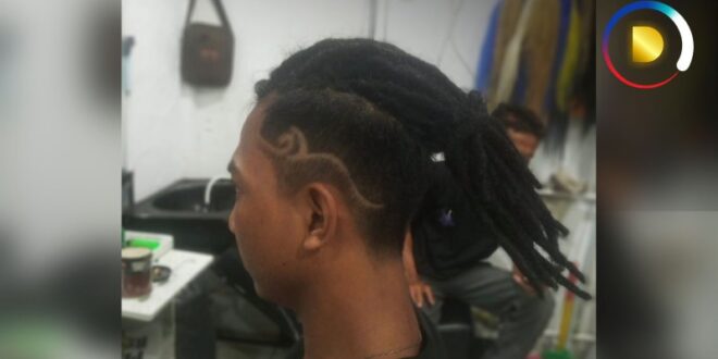 cara merawat rambut berwarna agar tidak rusak_5af010591.jpg
