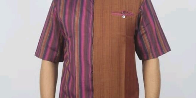 model baju batik pria kombinasi kain polos modern terbaru_e11fc5ddf.jpg