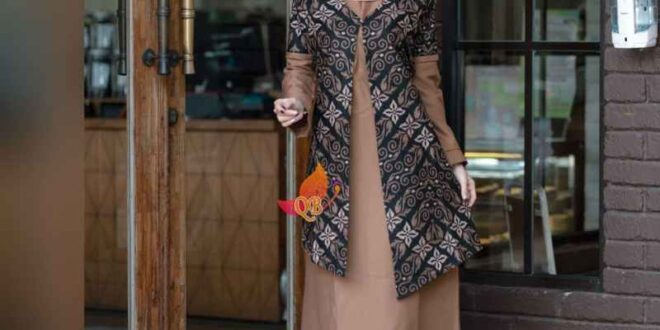 model gamis batik kombinasi kain polos untuk wanita_a22a9bd55.jpg