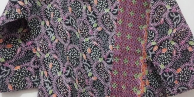 contoh model baju batik kerja wanita modern_8d20f8536.jpg